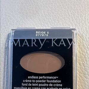 Mary Kay Crème-to-Powder Foundation - Beige 5